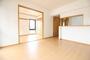 居室・リビング　反転