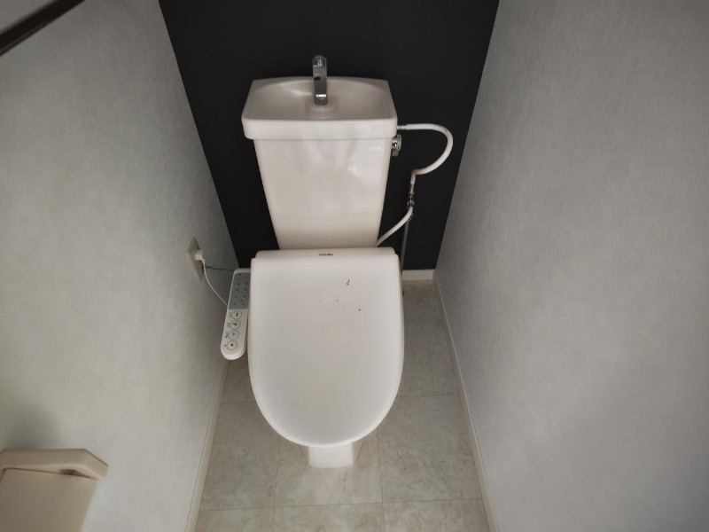 北九州モノレール 香春口三萩野駅 徒歩5分 10階建 築36年のトイレ写真