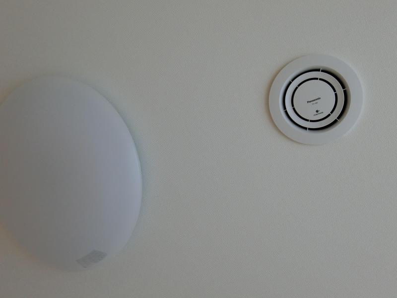 その他　天井埋込型ナノイー発生器でお部屋のにおいを消臭