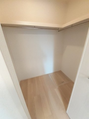 収納　ウォークインクローゼットなので収納豊富です☆