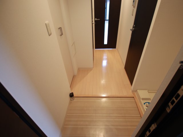 玄関　※別室の参考写真の為、現況優先です。