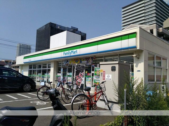 コンビニ　ファミリーマート（コンビニ）まで357m