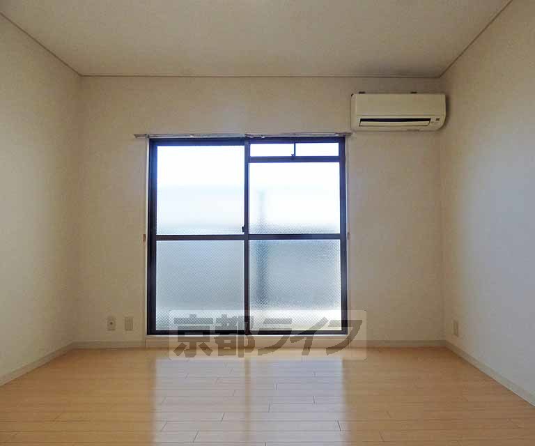 居室・リビング　広々としたお部屋です。