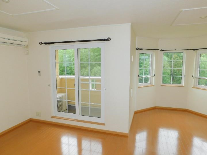 居室・リビング　こちらの物件はMODE不動産なら割引対象の１部屋です。