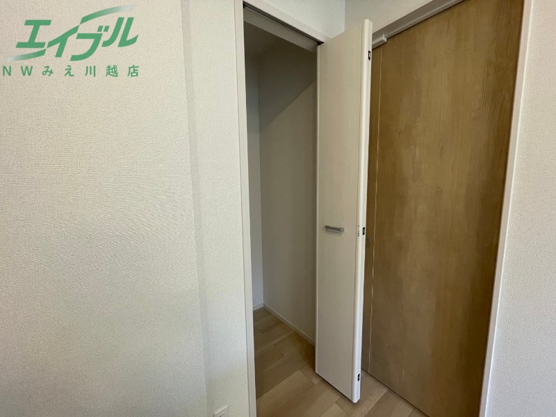 収納　同型参考写真