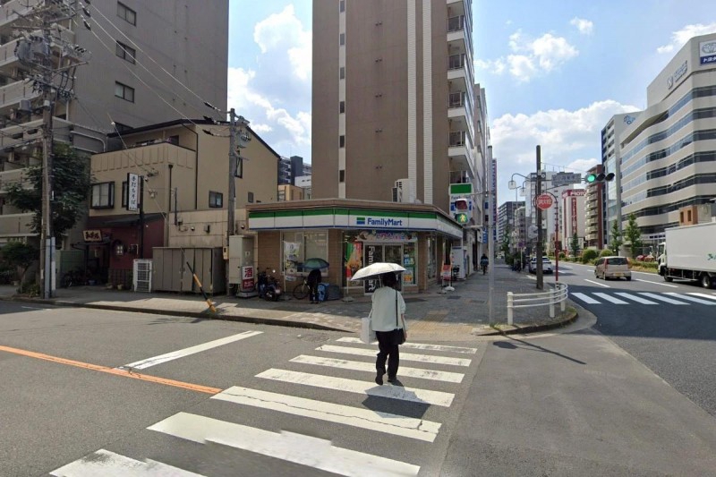 コンビニ　ファミリーマート 名古屋新栄二丁目店（コンビニ）まで113m