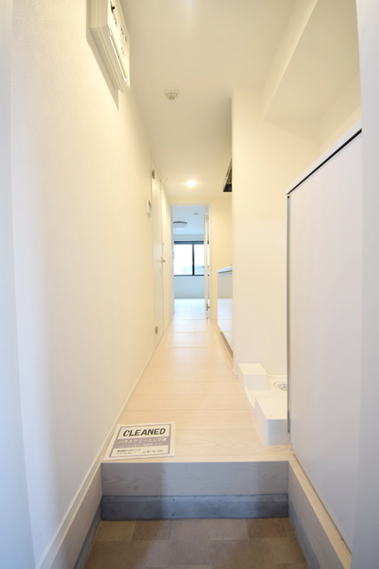 玄関　～同施工会社同商品参考写真～