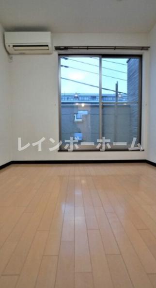 居室・リビング　同物件別号室参考写真です。
