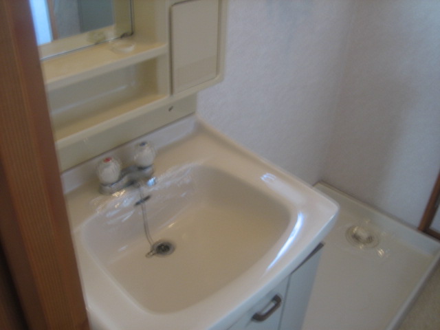 洗面設備　同タイプ写真参照