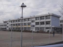 小学校　春日市立天神山小学校（小学校）まで900m