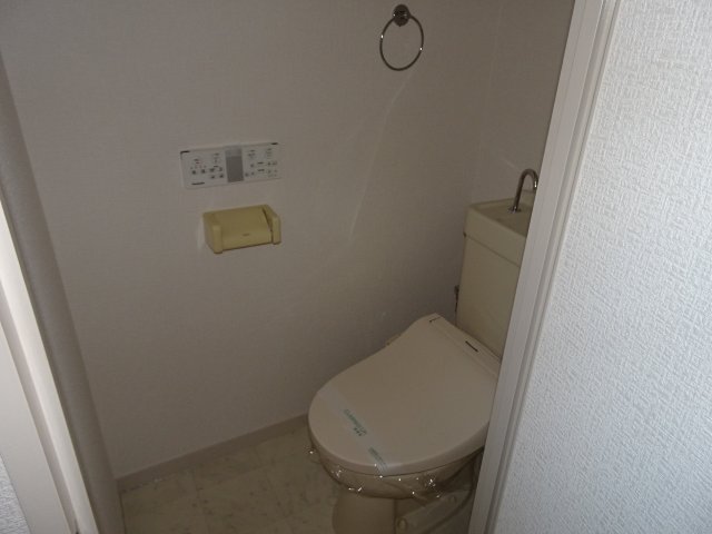 【第６岡村ビルのトイレ】