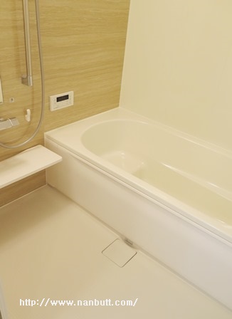 バス・シャワールーム　追い焚き機能付き一坪バス