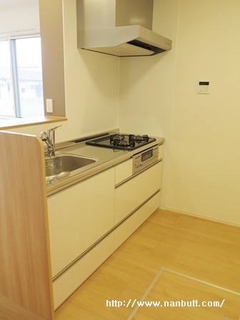 キッチン　3口ガスコンロ付きシステムキッチン