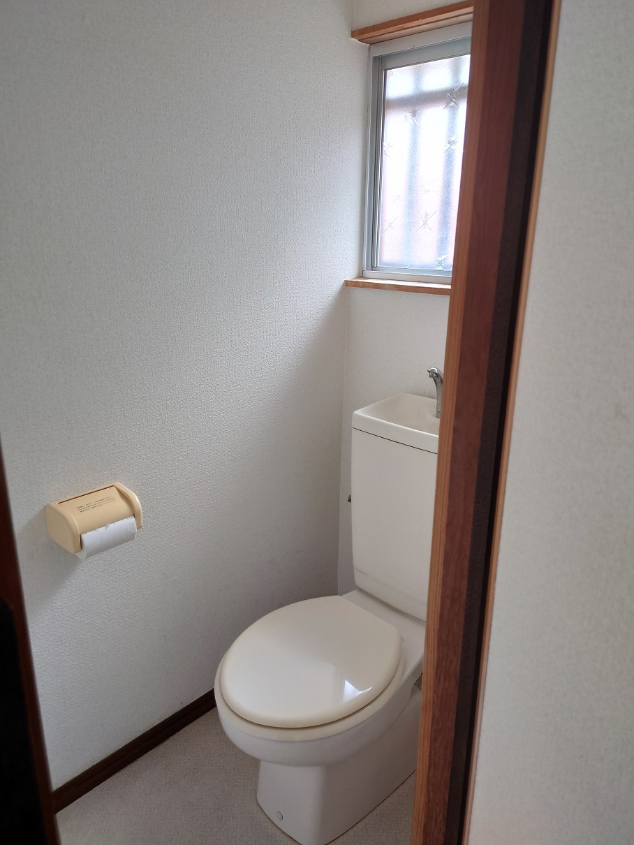 山野貸家4Kのトイレ写真