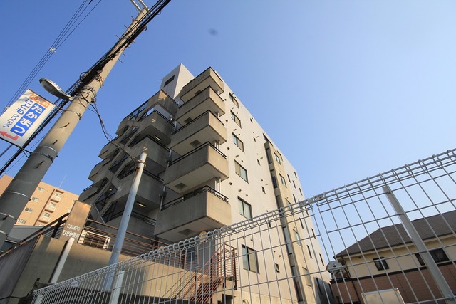 【大阪市阿倍野区阪南町のマンションの建物外観】