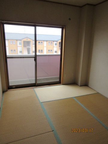 FREA広内Iの居間写真