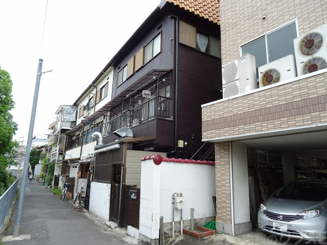 上本町メゾネット1の建物外観