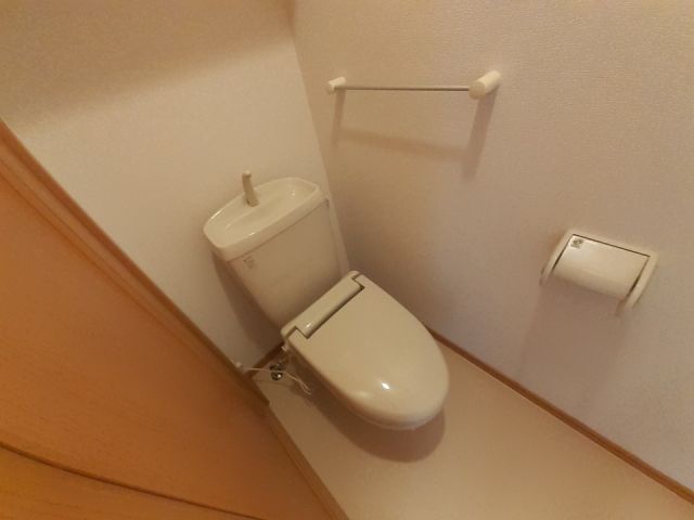 【グランツフリューゲルＢのトイレ】