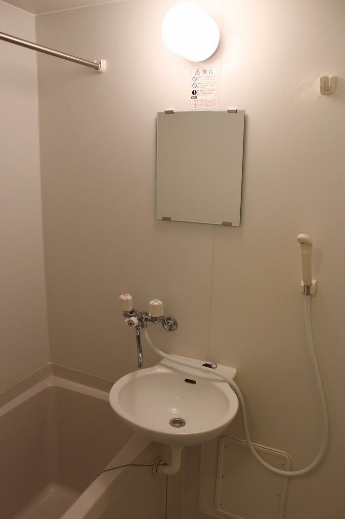 バス・シャワールーム　ユニットバス・洗面台付