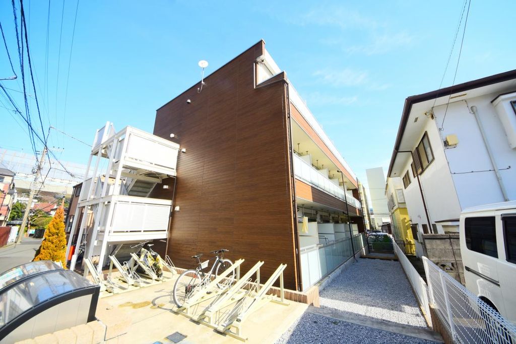 神奈川県横浜市磯子区森２（アパート）の賃貸物件の外観