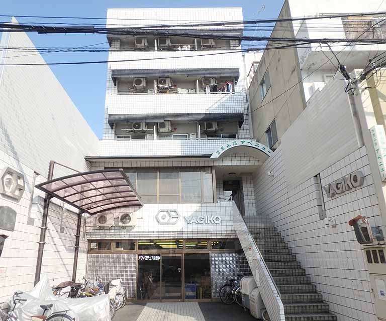 京都市下京区万里小路町のマンションの建物外観