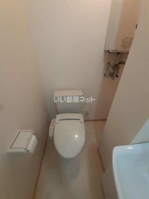 【メゾン・アスティオスのトイレ】