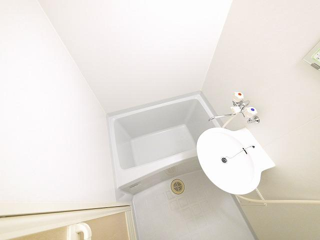 バス・シャワールーム　落ち着いた空間のお風呂です