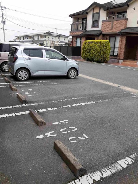 【カーサセレーノＡの駐車場】