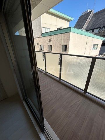 【大阪市福島区吉野のマンションのバルコニー】