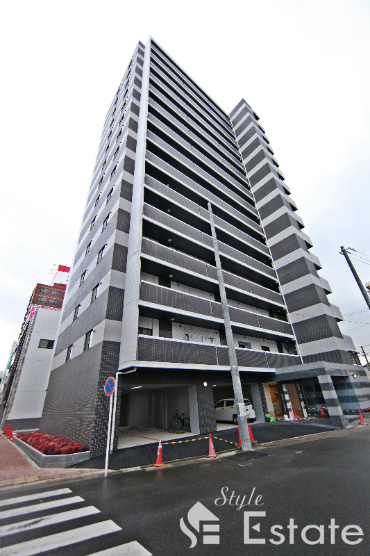 名古屋市昭和区鶴舞のマンションの建物外観