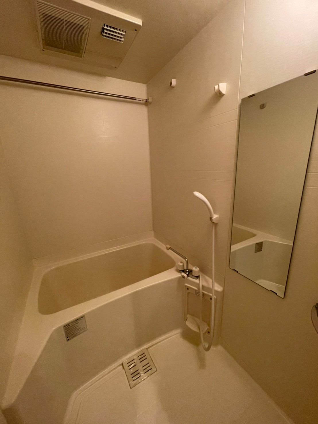 バス・シャワールーム　同じタイプ同じモデルを使用