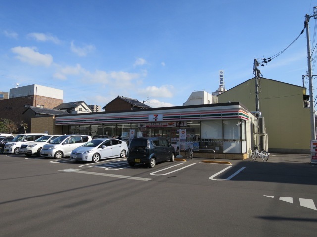 【高松市浜ノ町のアパートのコンビニ】