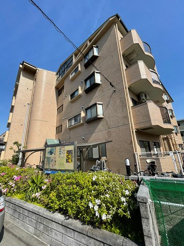 【西宮市高木西町のマンションの建物外観】