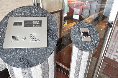 エントランス　オートロック