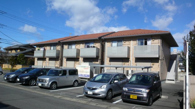 建物外観　南向きで日当たり良好　角部屋