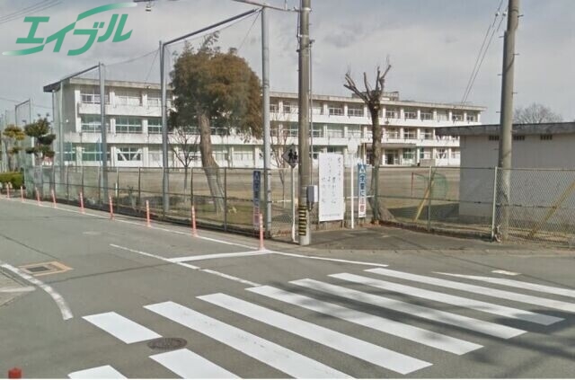 【ラーク　ヒルズの小学校】