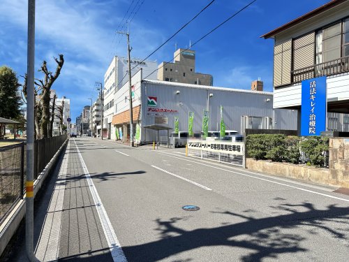 【高知市弥生町のアパートのスーパー】