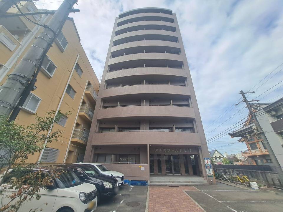 松山市清水町のマンションの建物外観