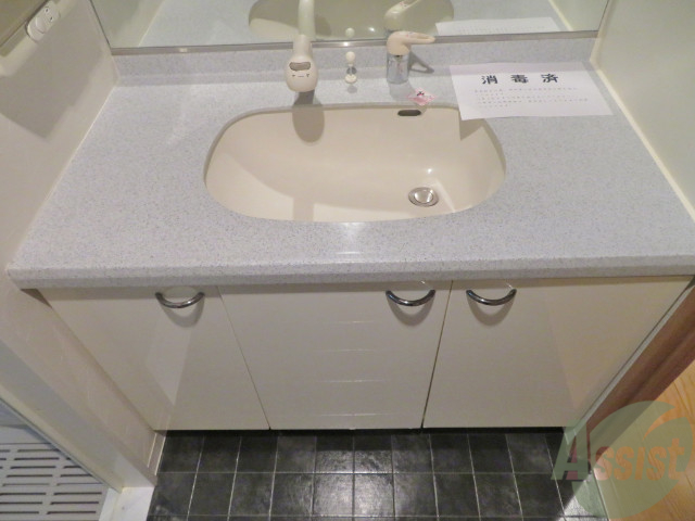 洗面設備　朝の洗面の際も、使いやすそうな洗面台になりますね。