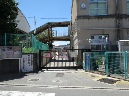 小学校　石切小学校（小学校）まで458m