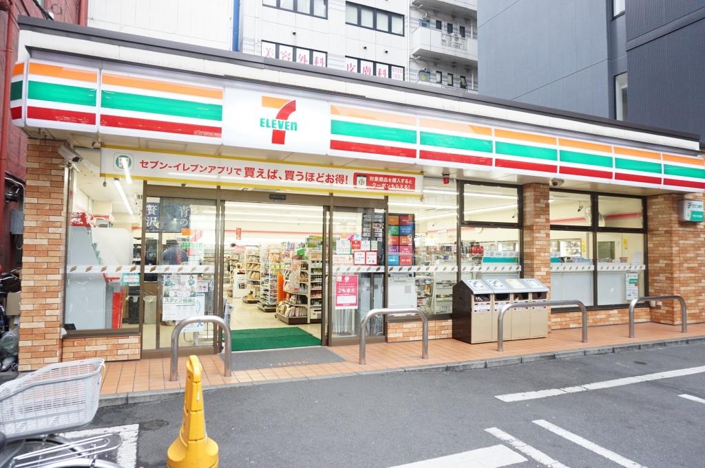 コンビニ　セブンイレブン 新越谷駅前通り店（コンビニ）まで215m