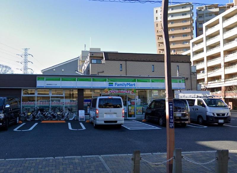コンビニ　ファミリーマート（コンビニ）まで200m
