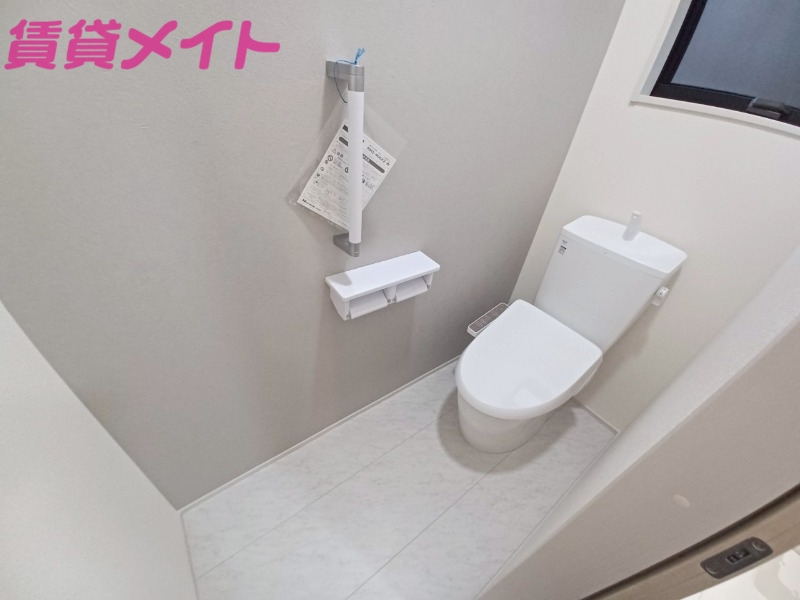 トイレ　同型参考写真