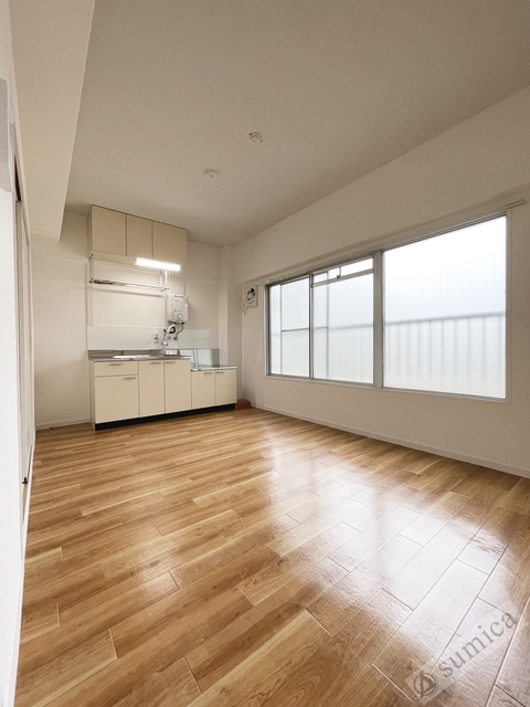 居室・リビング　室内はキレイにリフォーム済です♪♪