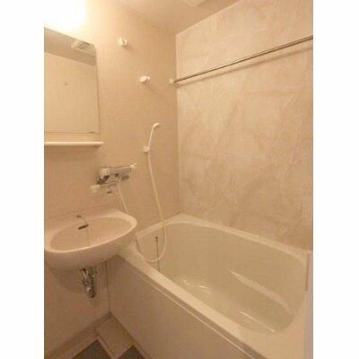 バス・シャワールーム　落ち着いた空間のお風呂です