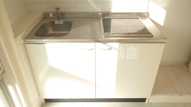 キッチン　コンパクトなキッチンで掃除もラクラク