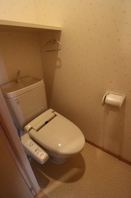 トイレ　同じ物件の別号室の写真です。ご参考下さい。