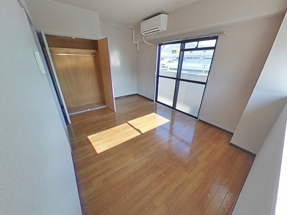 居室・リビング　※別部屋の写真です