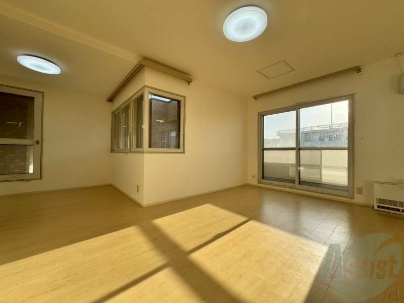 居室・リビング　広々としたリビングですね。使い勝手がよさそうですね！