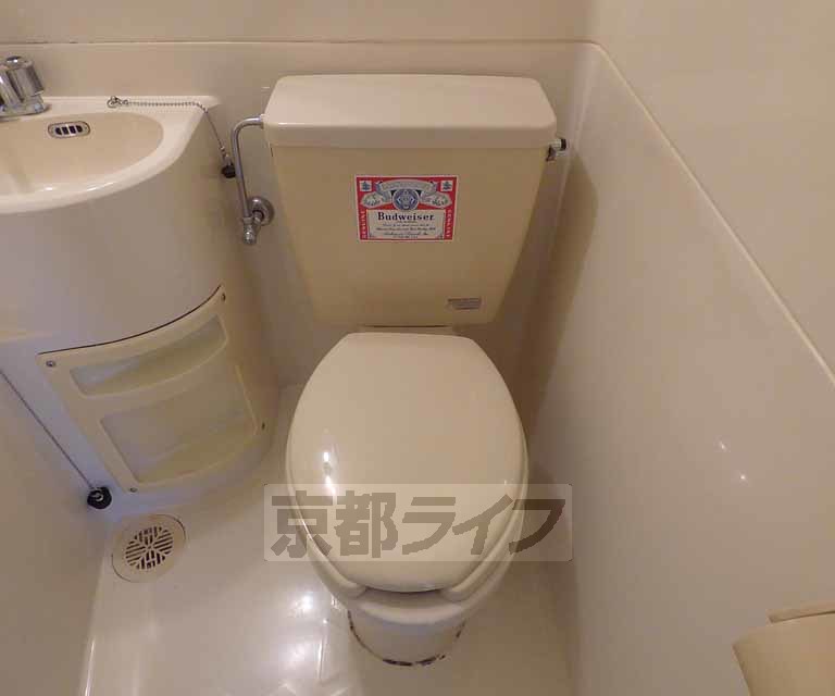 トイレ　清潔感あるトイレです。